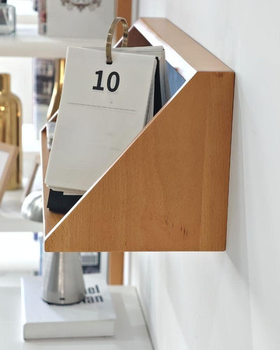 Luna Open-Design Modernist Rack