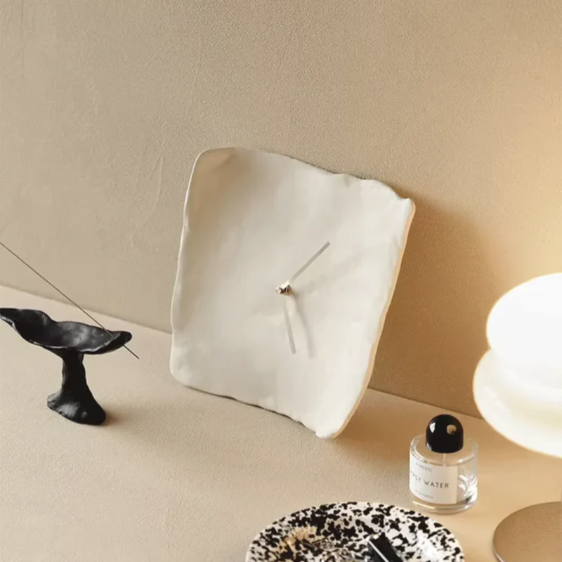 Eva Minimalist Clock