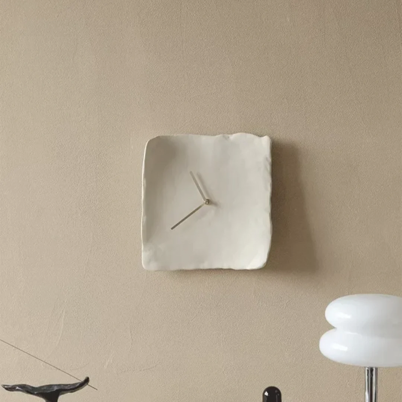 Eva Minimalist Clock