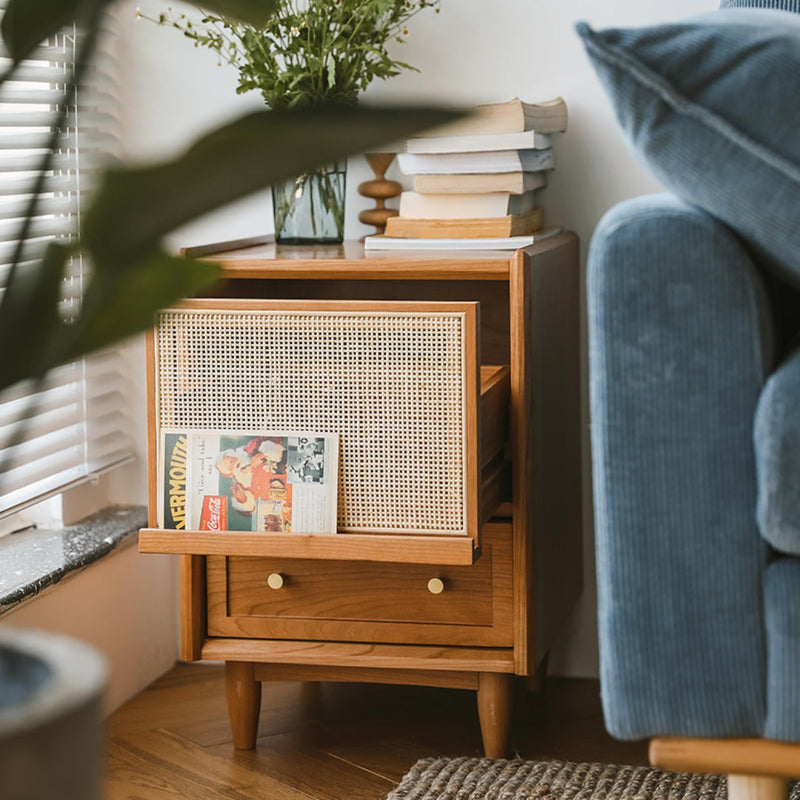 Wellinhall 2 - Drawer Nightstand